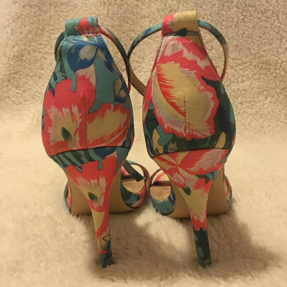 Call it spring floral heels - Picture 5 of 6